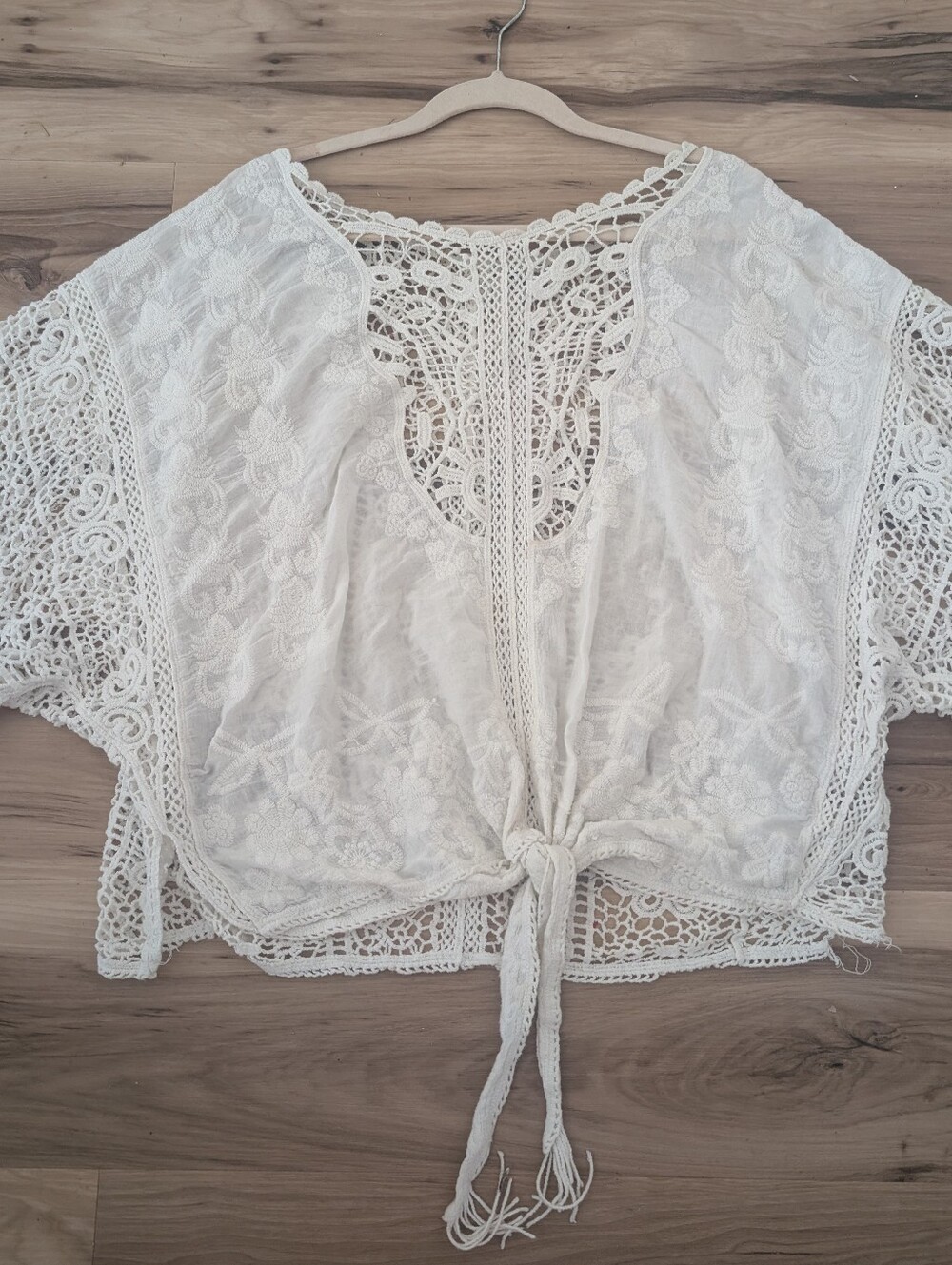 Free People Boho Cream Colored Embroidered Top, waist tie, 3/4 slvs, Sz M